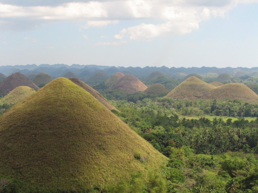 保和島朱古力山Chocolate Hills in Carmen Town, Bohol, Philippines